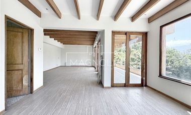 Casa en arriendo de 5 dorm. 5 Baños en Las Condes
