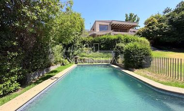 Casa en arriendo de 5 dorm. 5 Baños en Las Condes