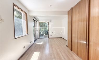 Casa en arriendo de 5 dorm. 5 Baños en Las Condes