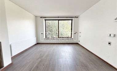 Casa en arriendo de 5 dorm. 5 Baños en Las Condes