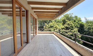 Casa en arriendo de 5 dorm. 5 Baños en Las Condes