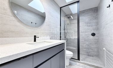 Casa en arriendo de 5 dorm. 5 Baños en Las Condes