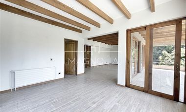 Casa en arriendo de 5 dorm. 5 Baños en Las Condes