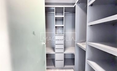 Casa en arriendo de 5 dorm. 5 Baños en Las Condes