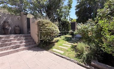 Casa en arriendo de 5 dorm. 5 Baños en Las Condes
