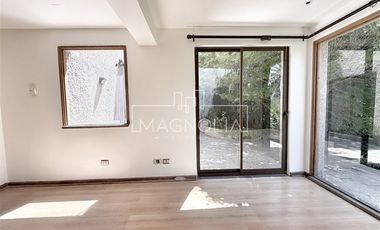 Casa en arriendo de 5 dorm. 5 Baños en Las Condes