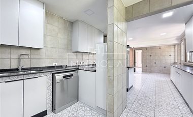 Casa en arriendo de 5 dorm. 5 Baños en Las Condes