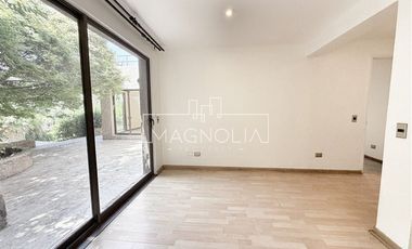 Casa en arriendo de 5 dorm. 5 Baños en Las Condes