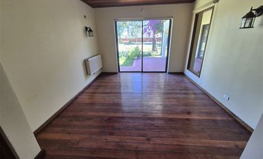 Casa de quinta, en arriendo de 6 dorm. en Los Angeles