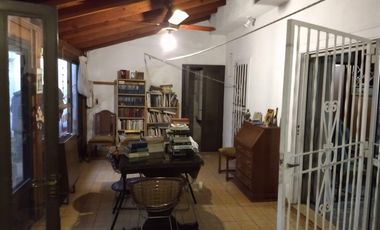Amplio Chalet colonial en venta Quilmes Oeste 3 habitaciones