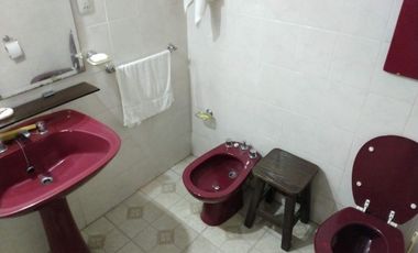Amplio Chalet colonial en venta Quilmes Oeste 3 habitaciones