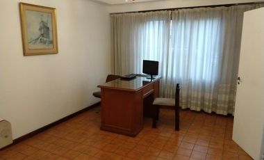 Amplio Chalet colonial en venta Quilmes Oeste 3 habitaciones