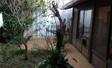 Amplio Chalet colonial en venta Quilmes Oeste 3 habitaciones