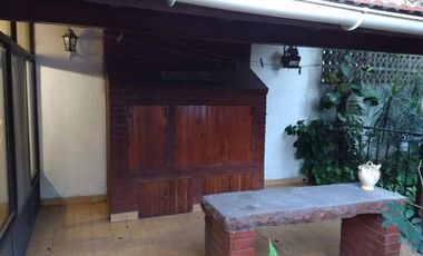 Amplio Chalet colonial en venta Quilmes Oeste 3 habitaciones