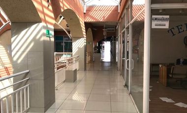 Se Vende-. Local Plaza Real.-