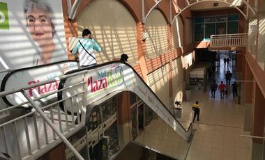 Se Vende-. Local Plaza Real.-