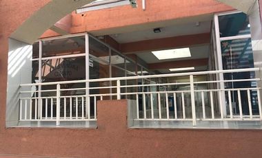 Se Vende-. Local Plaza Real.-