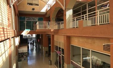 Se Vende-. Local Plaza Real.-