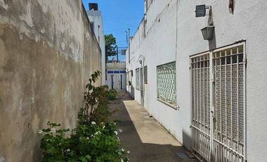 Casa para 2 Familias en venta en Wilde Centro