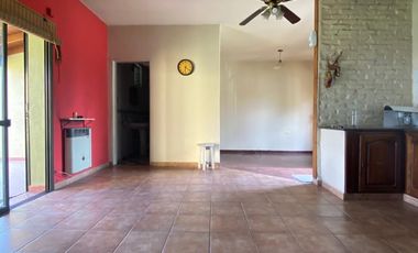 OPORTUNIDAD  Casa de 4 o más AMBIENTES ubicada a 200 metros de la Avenida Hipólito Yrigoyen