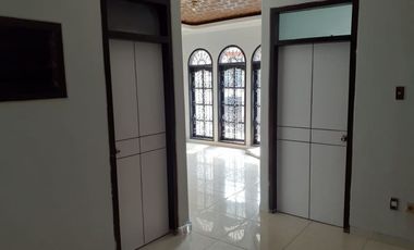 Rumah Masuk Gang, 300 Meter Ke Jalan Asem Baris Raya