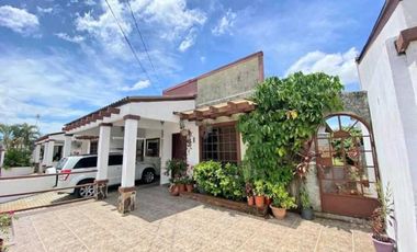 CASA EN QUINTAS DEL LAGO A 10 MINUTOS DE BRISAS DEL GOLF