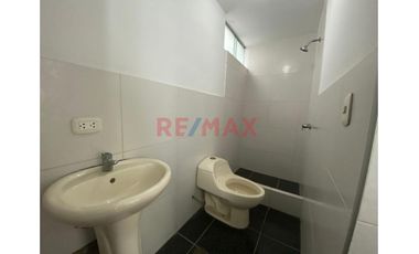 Departamento En Venta Urb. Los Granados