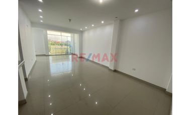 Departamento En Venta Urb. Los Granados