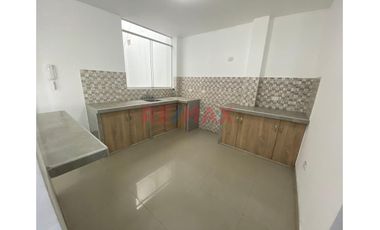 Departamento En Venta Urb. Los Granados