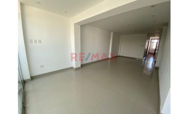 Departamento En Venta Urb. Los Granados