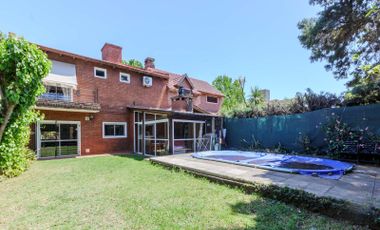 VENTA/PERMUTA - Casa - 2 dormitorios - Galería, patio y piscina - Lomas de Fisherton, Rosario