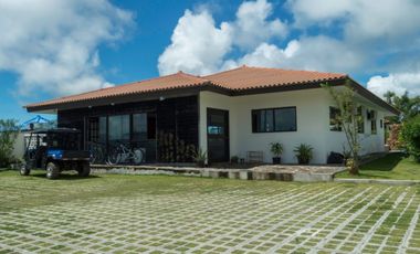 VENDO CASA DE PLAYA EN  COSTA ESMERALDA POR DEBAJO DEL AVALUO