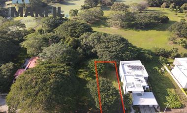Exclusivo y Amplio Terreno Arbolado Elite en Venta en Altozano Colima