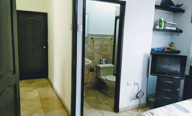 VENTA DE CASA DE 3 PISOS EN LA URBANIZACIÓN LAS RIBERAS - Samborondon Km 1.5