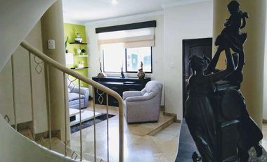 VENTA DE CASA DE 3 PISOS EN LA URBANIZACIÓN LAS RIBERAS - Samborondon Km 1.5