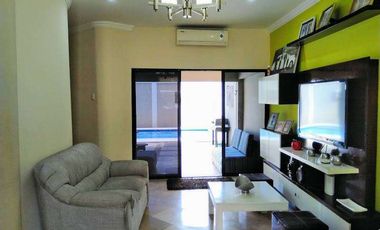 VENTA DE CASA DE 3 PISOS EN LA URBANIZACIÓN LAS RIBERAS - Samborondon Km 1.5