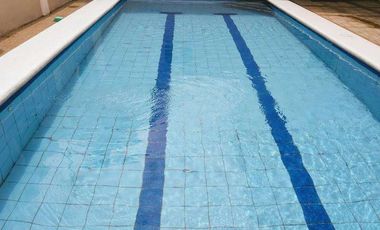 VENTA DE CASA DE 3 PISOS EN LA URBANIZACIÓN LAS RIBERAS - Samborondon Km 1.5