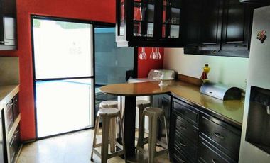 VENTA DE CASA DE 3 PISOS EN LA URBANIZACIÓN LAS RIBERAS - Samborondon Km 1.5