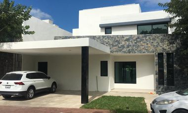 Casa en venta en Merida,Yucatan EN PRIVADA ALTOZANO