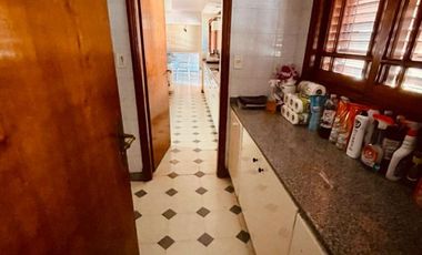 Excelente casa con piscina en venta - Lomas de Zamora