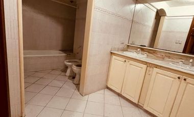 Excelente casa con piscina en venta - Lomas de Zamora