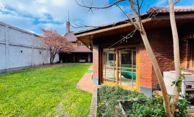 Excelente casa con piscina en venta - Lomas de Zamora