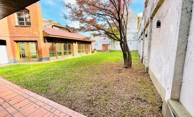 Excelente casa con piscina en venta - Lomas de Zamora