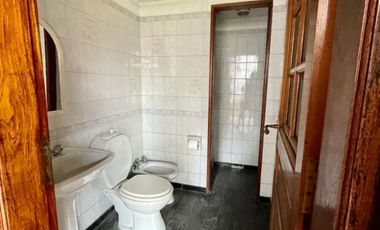 Excelente casa con piscina en venta - Lomas de Zamora