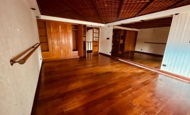 Excelente casa con piscina en venta - Lomas de Zamora