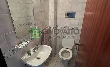 TRIPLEX CON COCHERA CUBIERTA Y PATIO