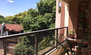 Duplex Semipiso 5amb en 2 plantas c/ 2 cocheras, IMPECABLE