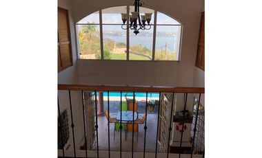 CASA EN VENTA CON VISTA AL LAGO 