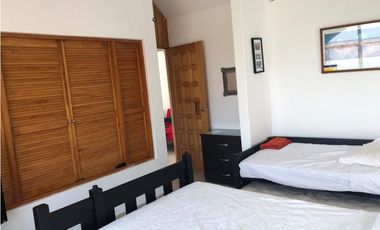 CASA EN VENTA CON VISTA AL LAGO 