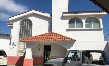 CASA EN VENTA CON VISTA AL LAGO 